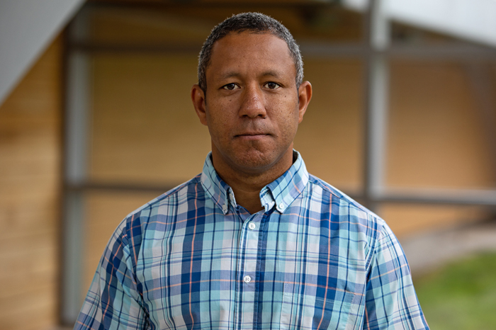 Carlos DeSouza headshot